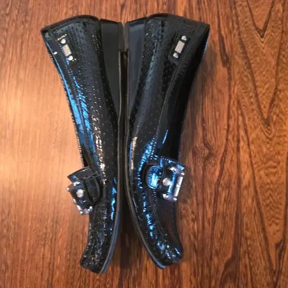 Stuart Weitzman timeless black patent leather Loafer Silver Buckle details 8.5 - Picture 5 of 10